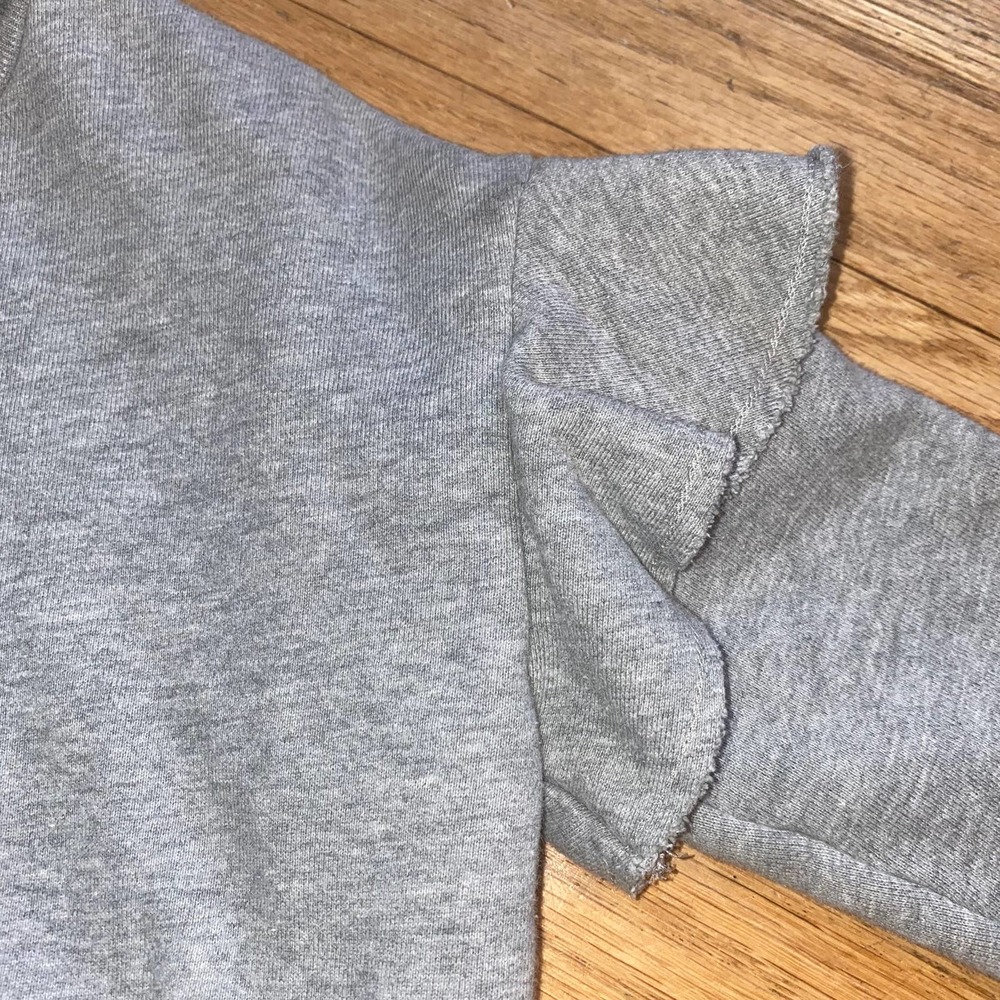 Burberry Children's Girl's Sweatshirt in Gray with Ruffle Sleeve Detail (Sz 4Y) - Picture 5 of 12